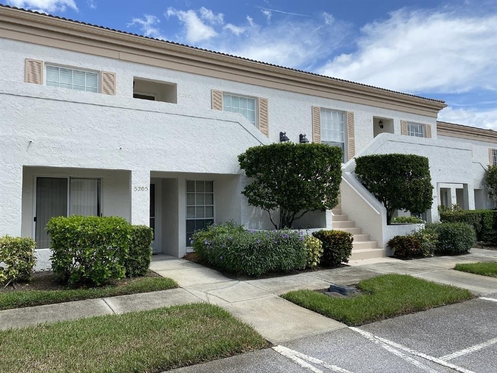 5205 Wedgewood Ln - Photo 0