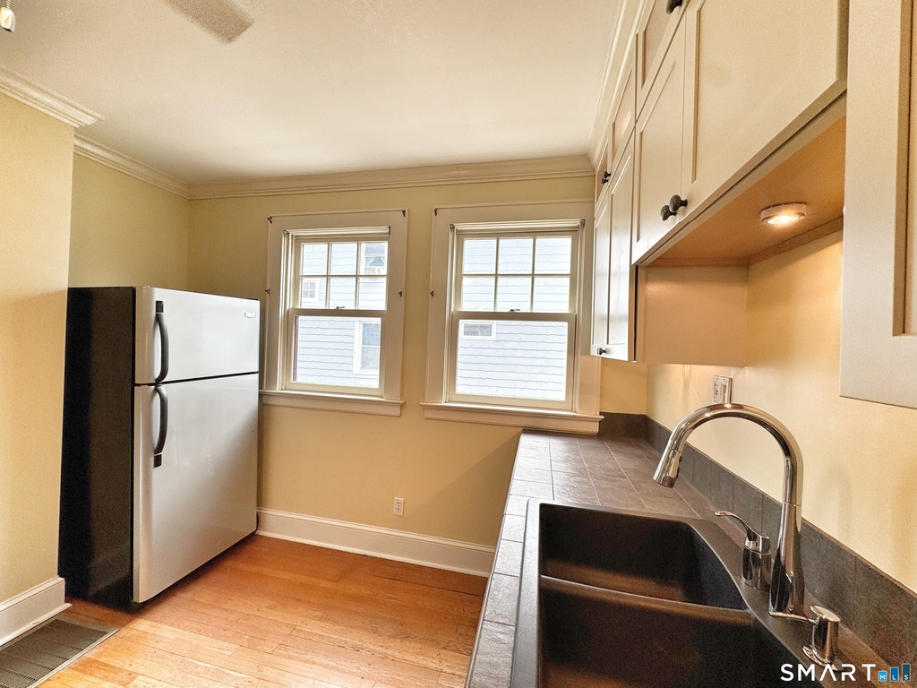 14 Woodbury Avenue - Photo 1