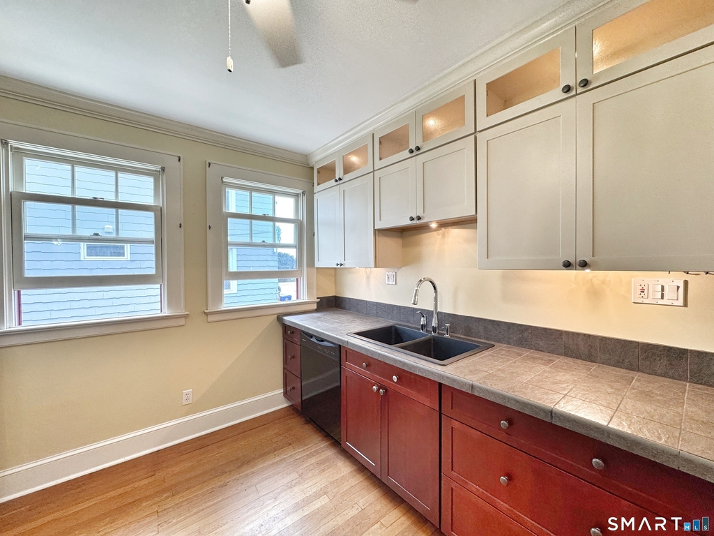 14 Woodbury Avenue - Photo 0