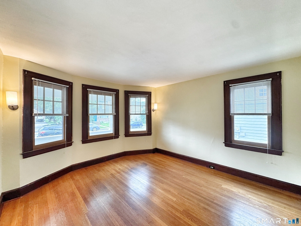 14 Woodbury Avenue - Photo 3