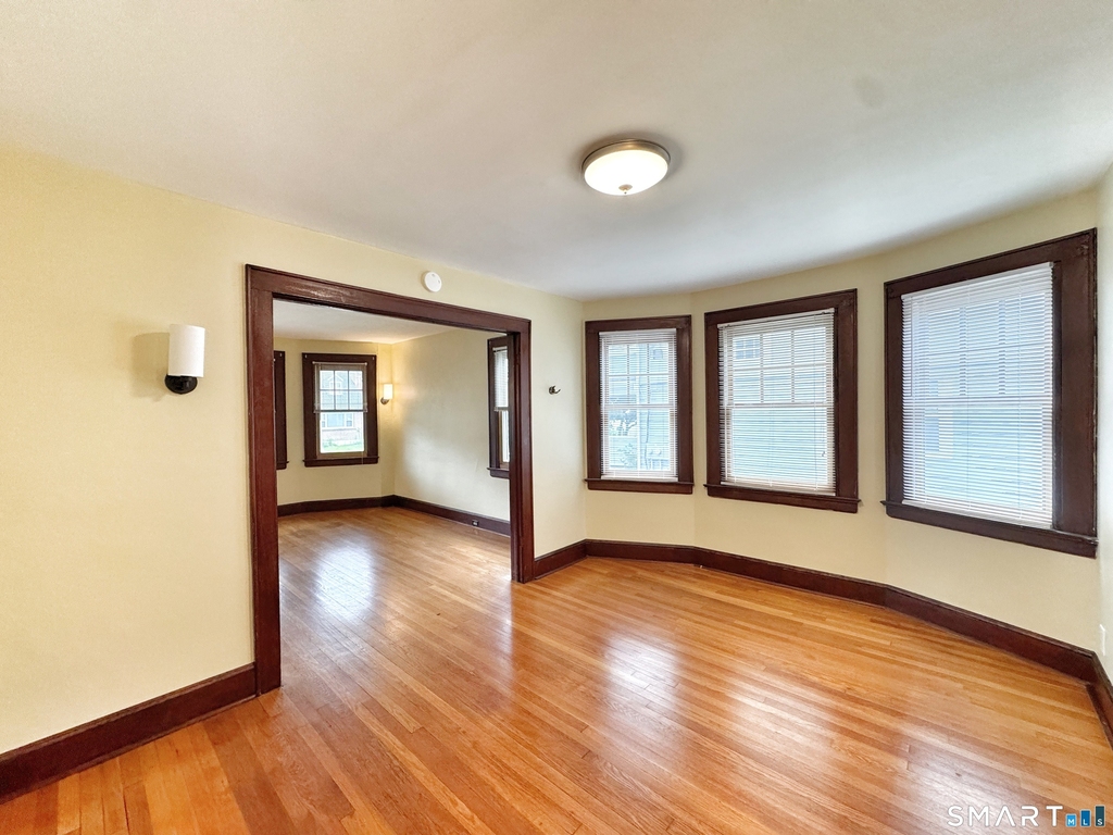 14 Woodbury Avenue - Photo 4