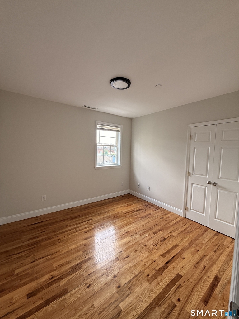 18 High Street - Photo 2