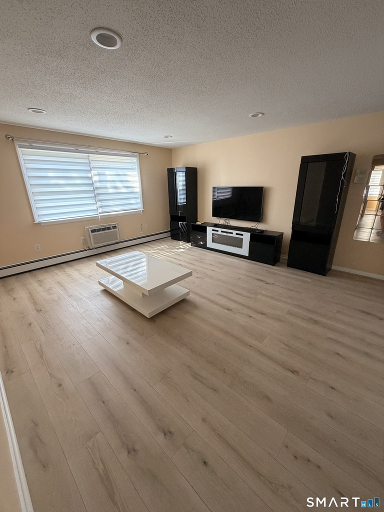 265 Burritt Street - Photo 3