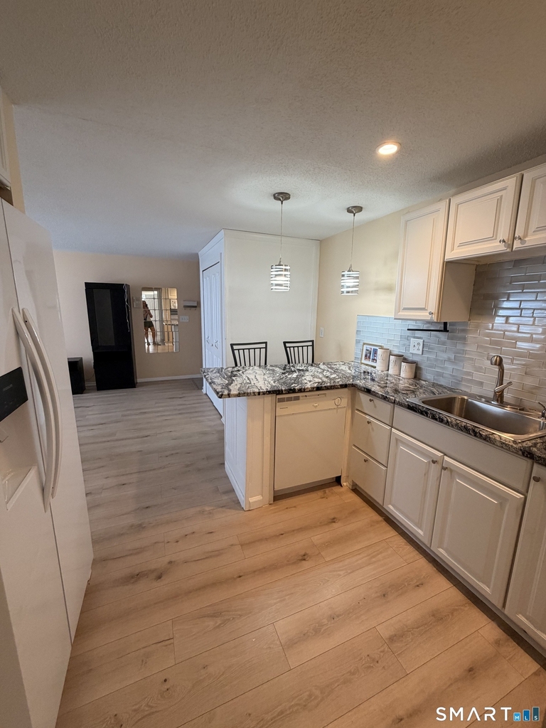 265 Burritt Street - Photo 7