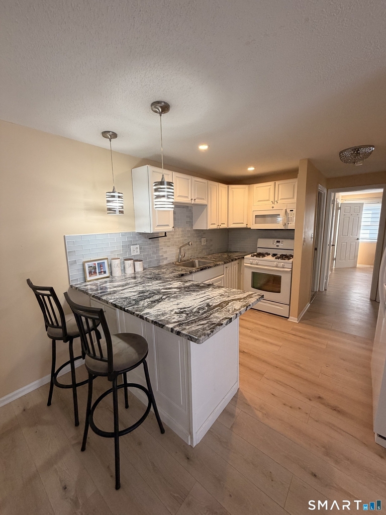 265 Burritt Street - Photo 6