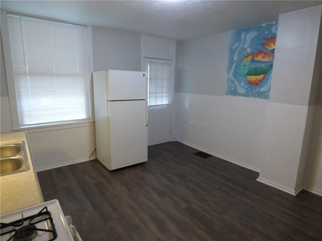 1134 Race St - Photo 11
