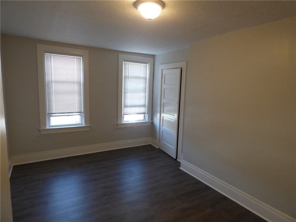 1134 Race St - Photo 3