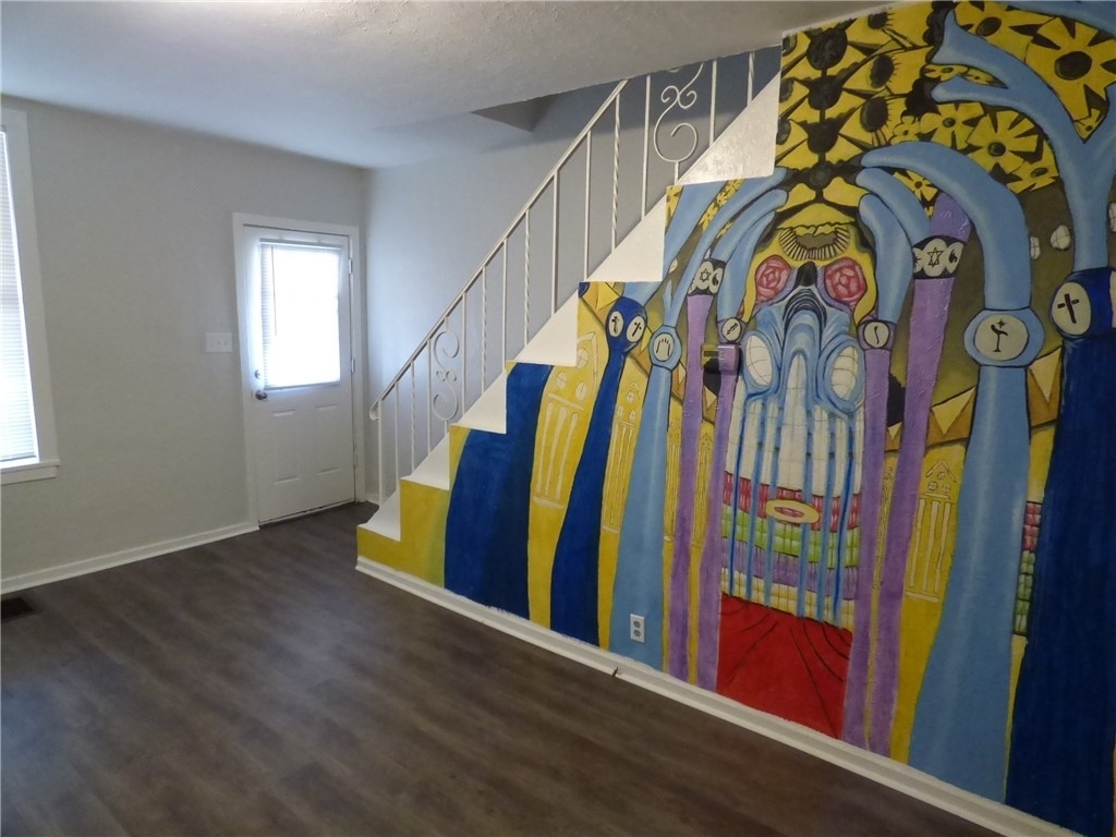 1134 Race St - Photo 1