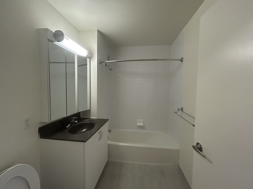 Nostrand Avenue - Photo 2