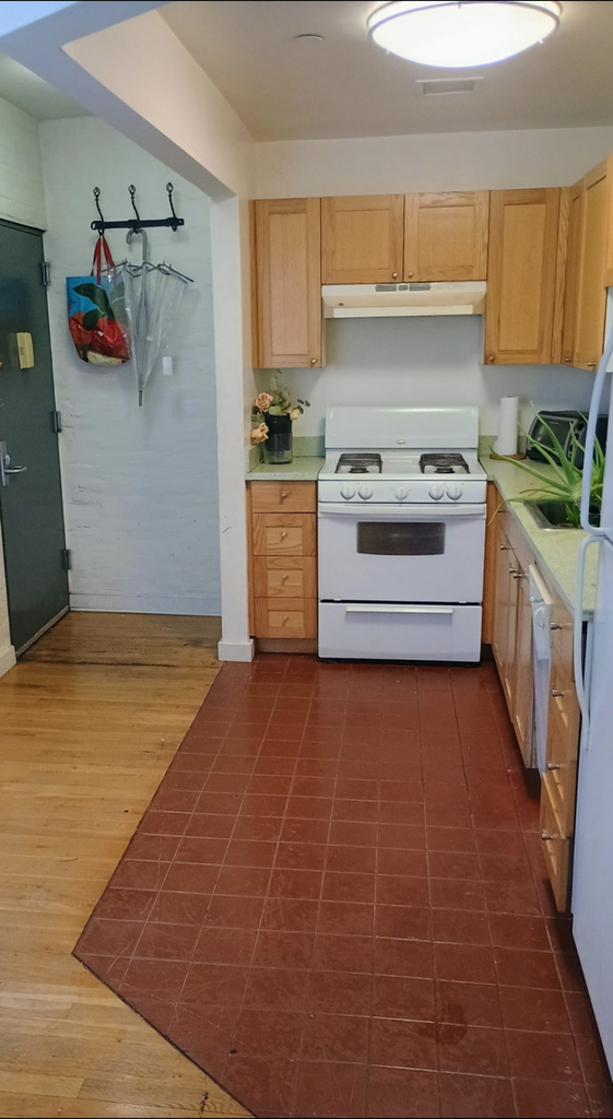 703 East 156th Street - Photo 2