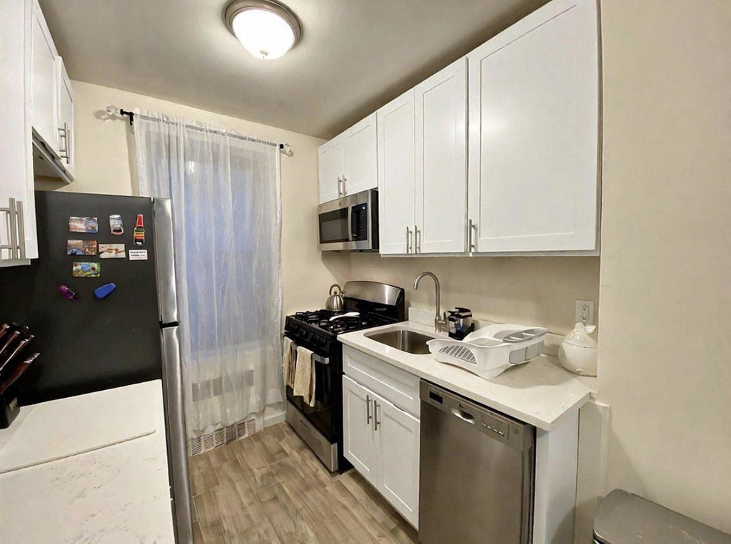 88-11 34th Avenue - Photo 3
