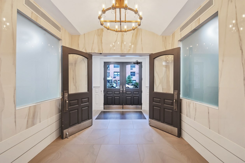 East 70th Street - Photo 12