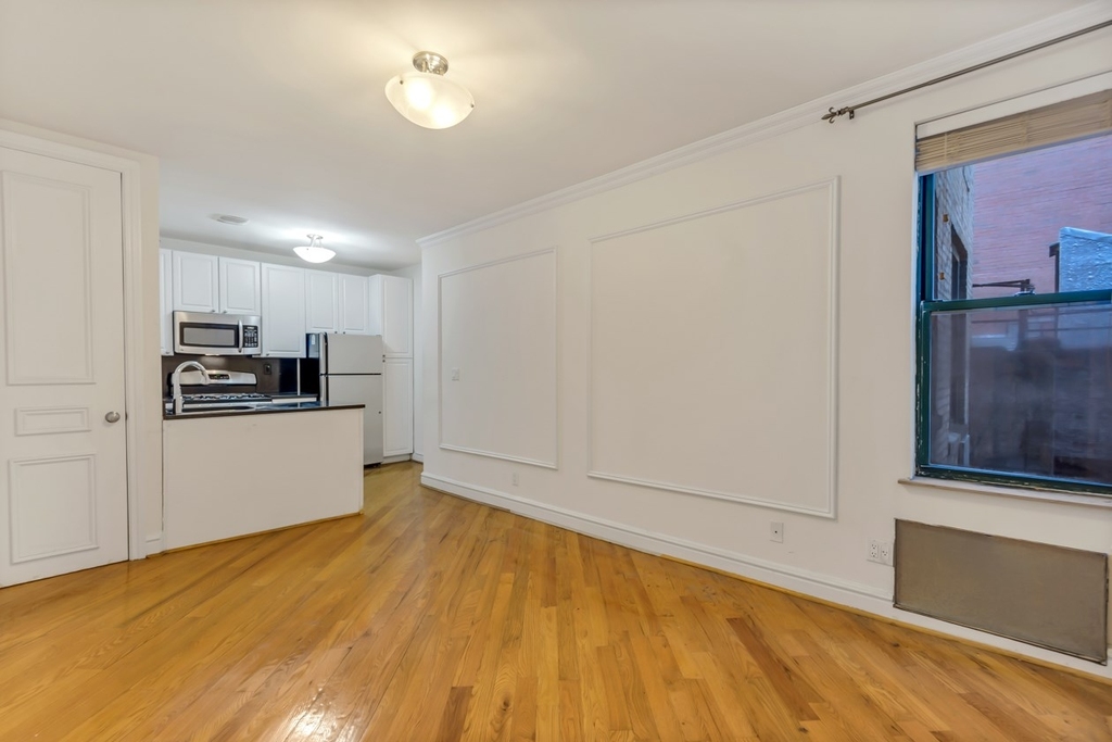 East 70th Street - Photo 0