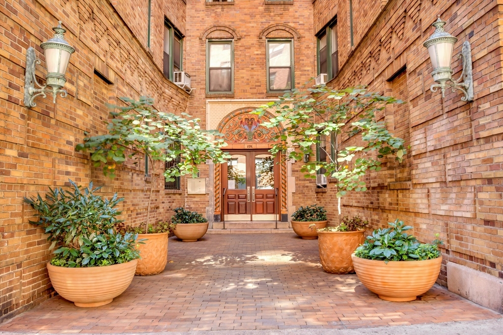 East 70th Street - Photo 13