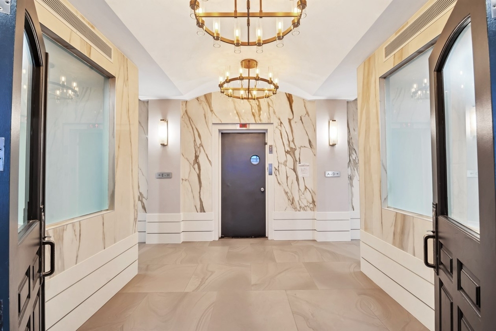East 70th Street - Photo 10