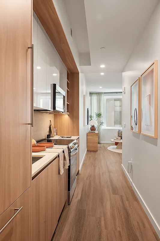 180 Pearl Street - Photo 2