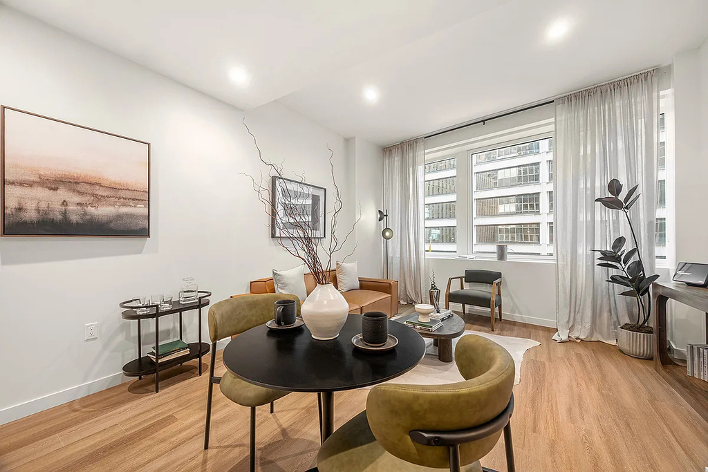 180 Pearl Street - Photo 0