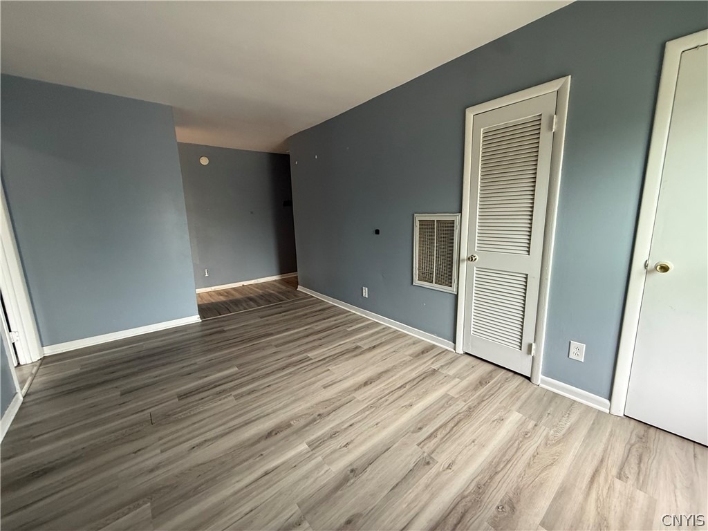 4822 W Seneca - Photo 1