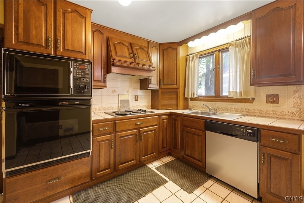 444 Buckingham Avenue - Photo 10