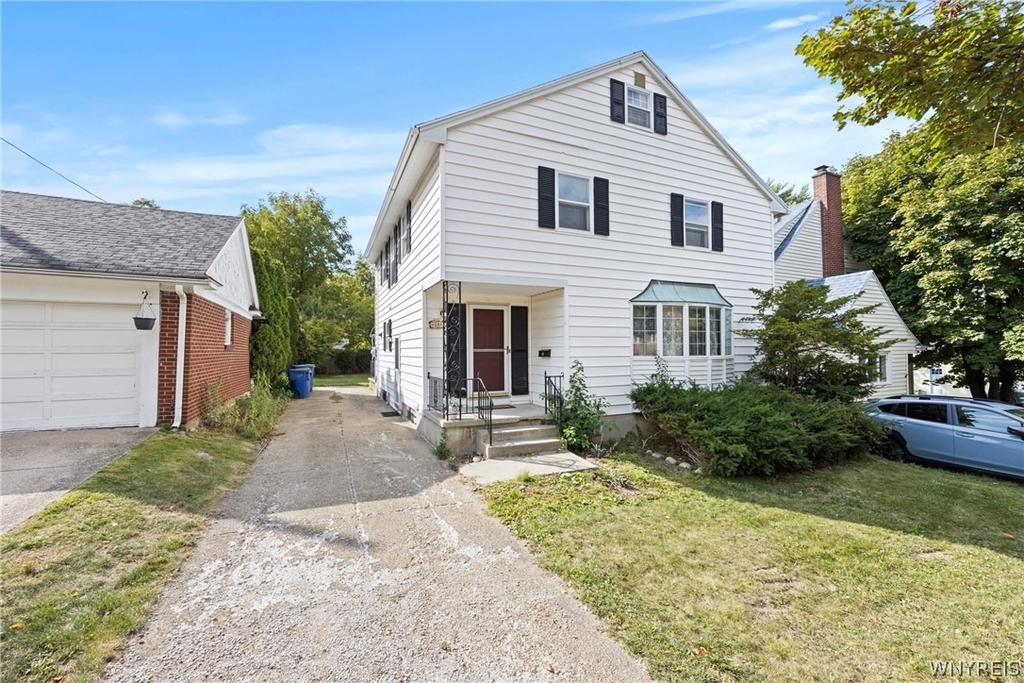 80 Capen Boulevard - Photo 2