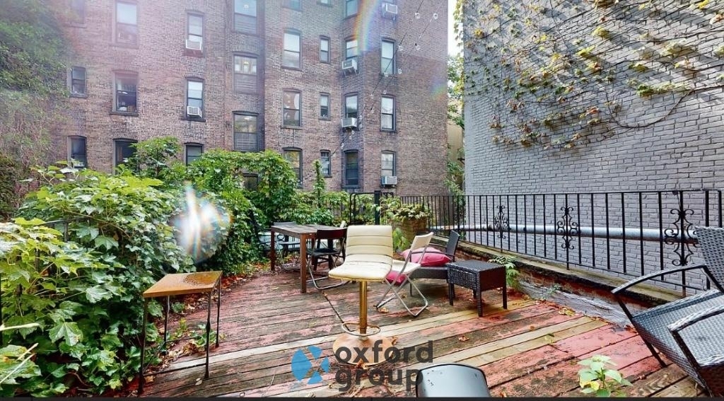 East 31st Street - Photo 4