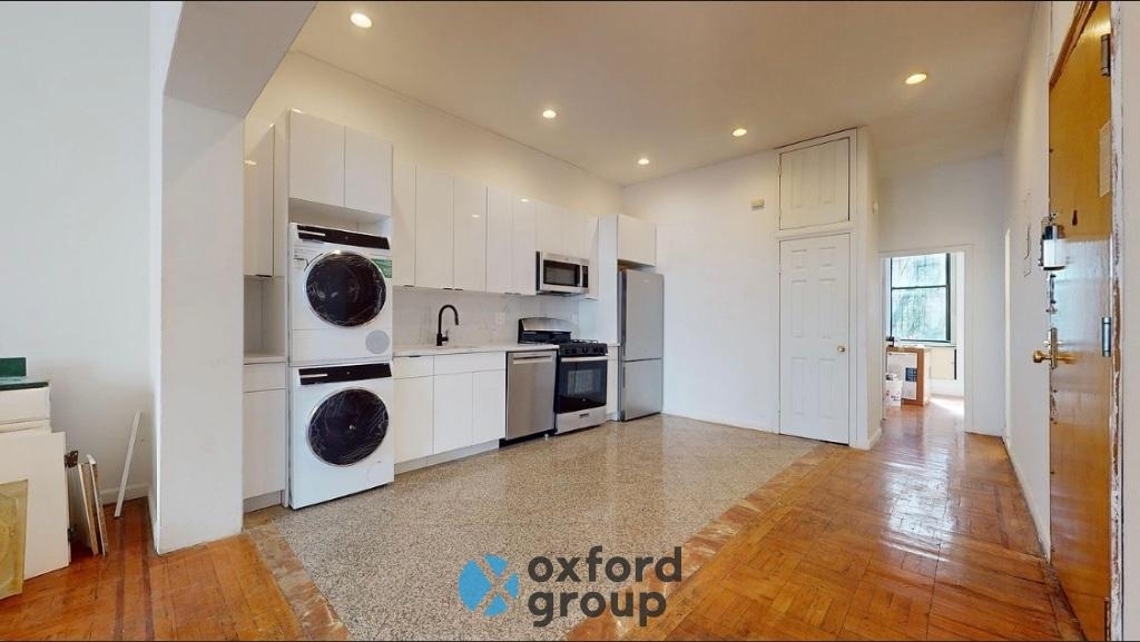 East 31st Street - Photo 2