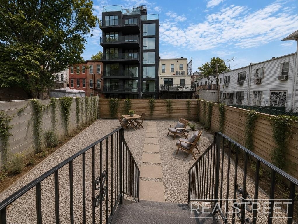 110a Covert Street - Photo 8