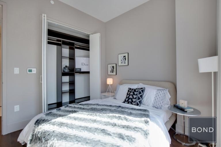 East 44th Street - Photo 4