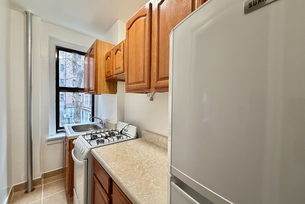 567 Fort Washington Avenue - Photo 4