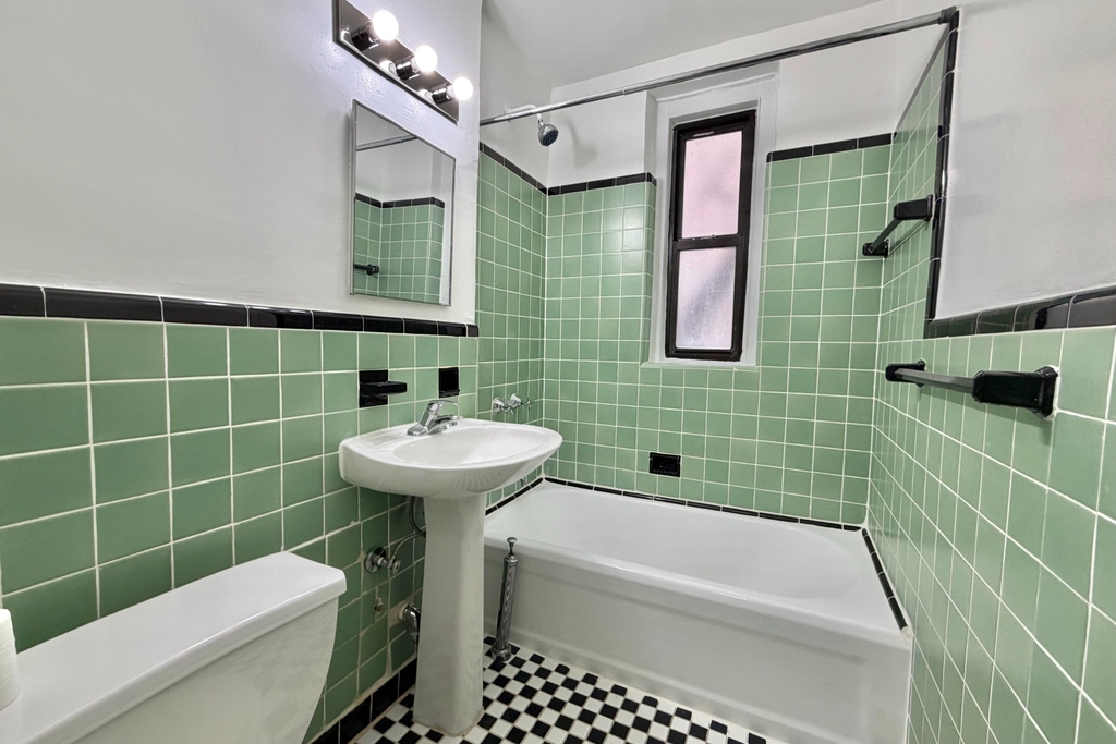 567 Fort Washington Avenue - Photo 11