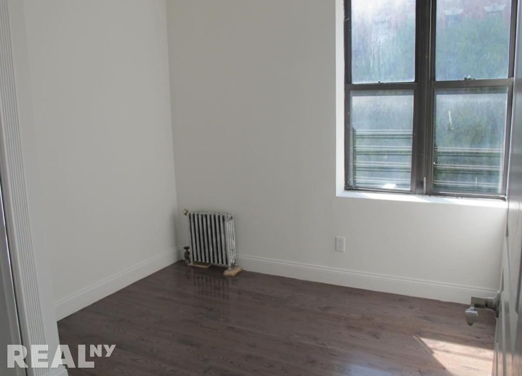 Tiemann Pl - Photo 1