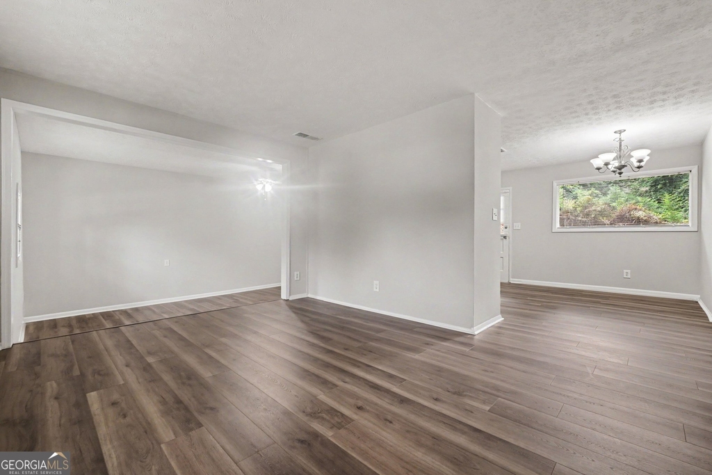 1315 Pineglen Drive - Photo 5