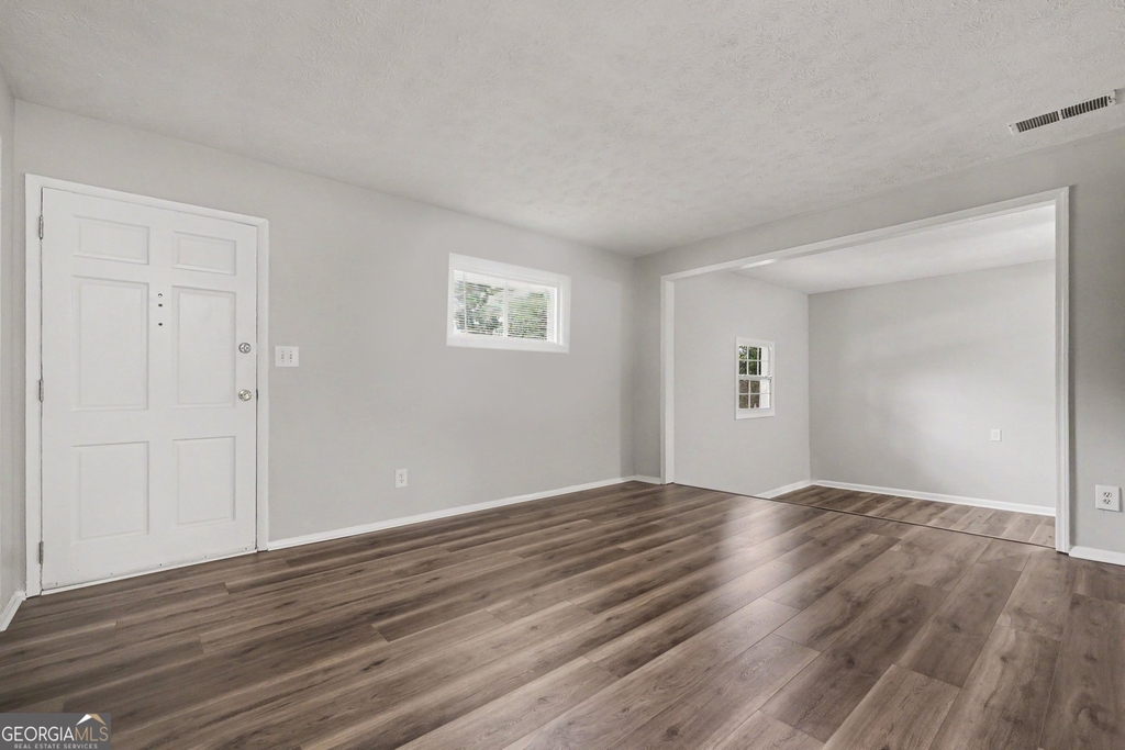 1315 Pineglen Drive - Photo 2