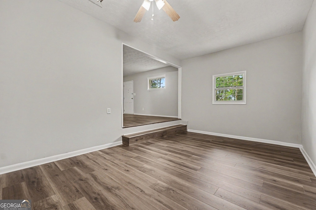 1315 Pineglen Drive - Photo 4