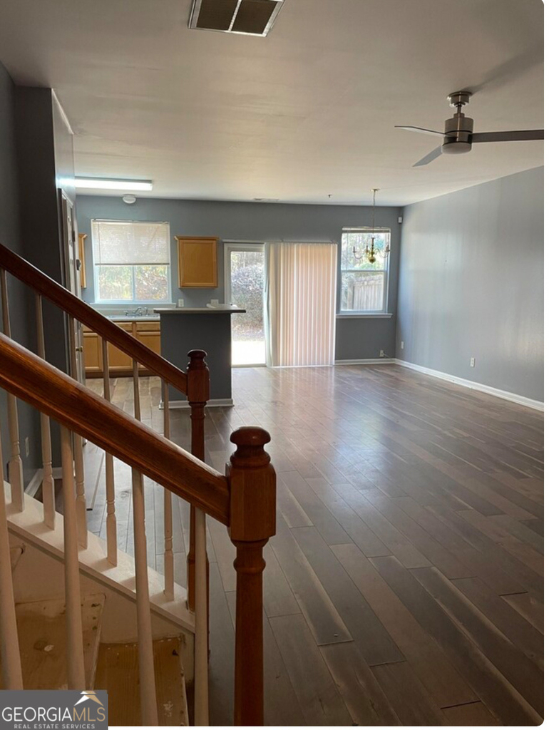 106 Ellis Drive - Photo 2