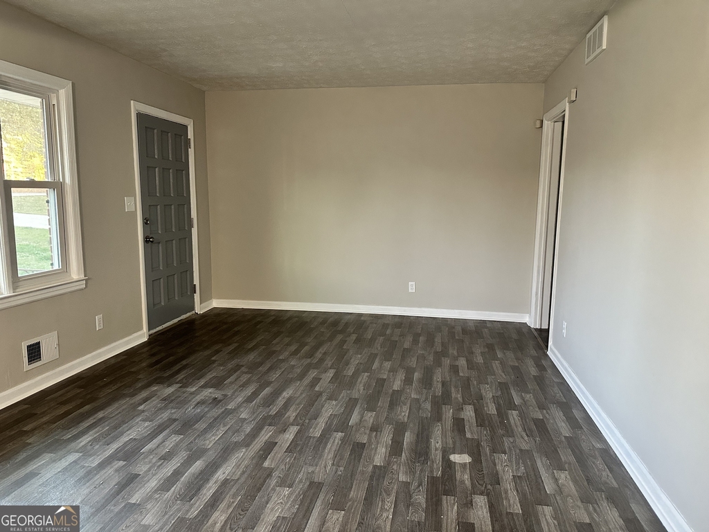 1865 Vicki Lane Se - Photo 8