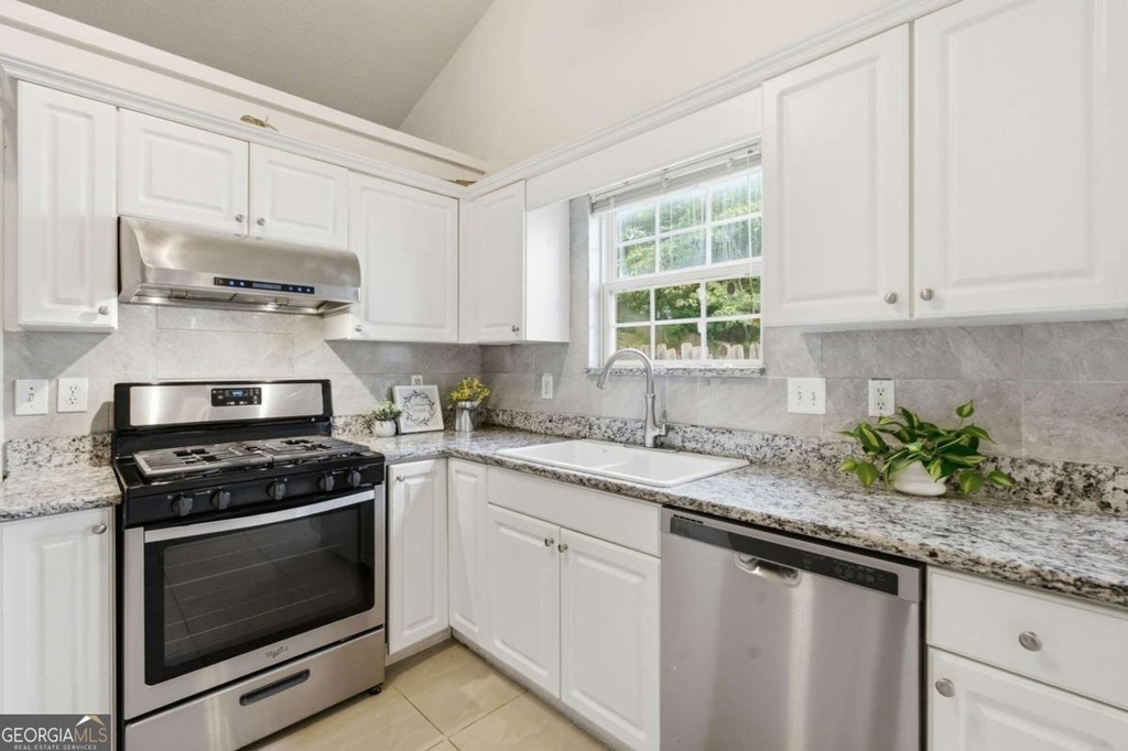 575 Chandon Way - Photo 7