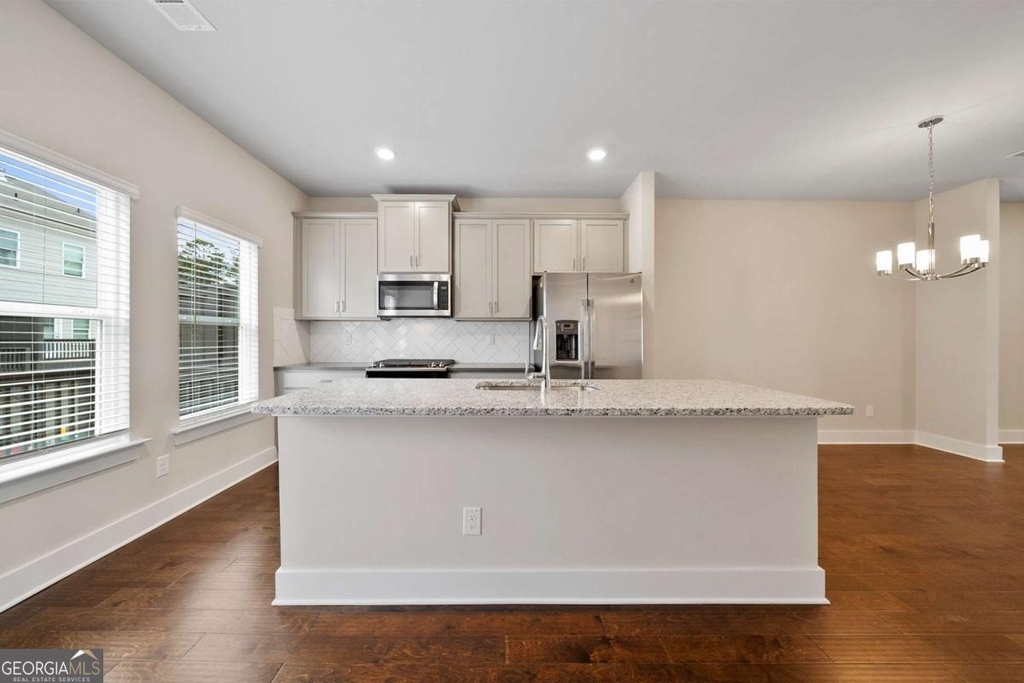 3761 Oxford Circle - Photo 5