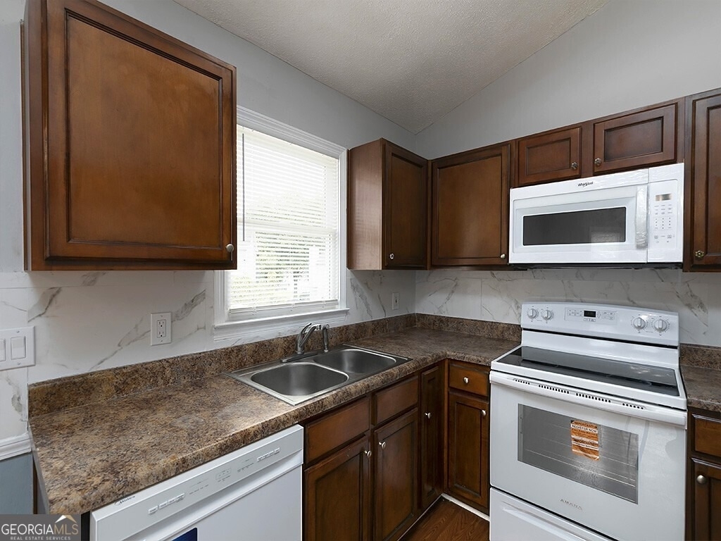 16 Huntcliff Drive - Photo 10