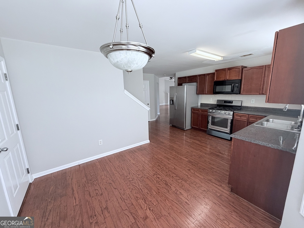 3816 Landing Terrace - Photo 9