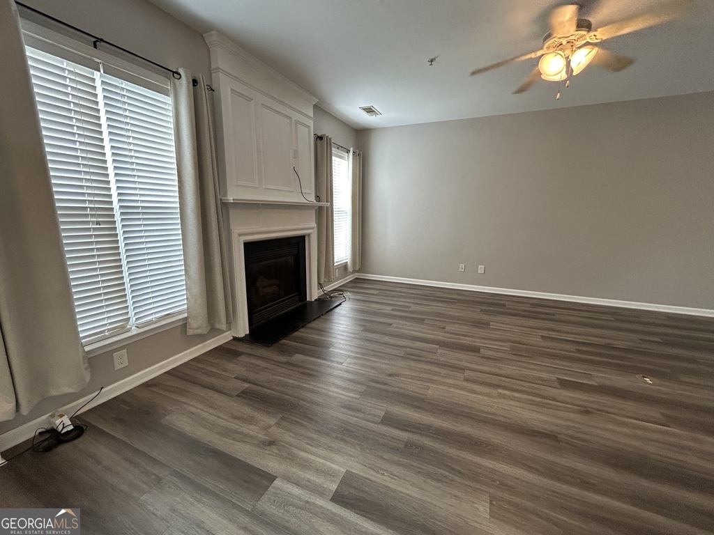 226 Regent Square - Photo 2