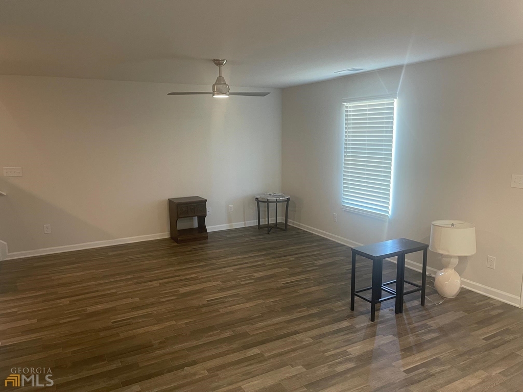 103 Sheila Street - Photo 3