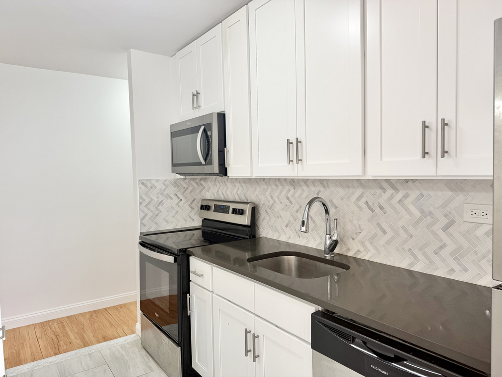 747 10th Avenue - Photo 1