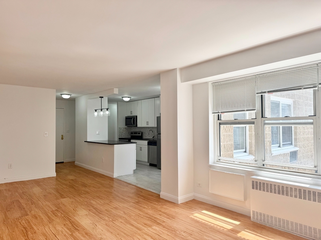 747 10th Avenue - Photo 6