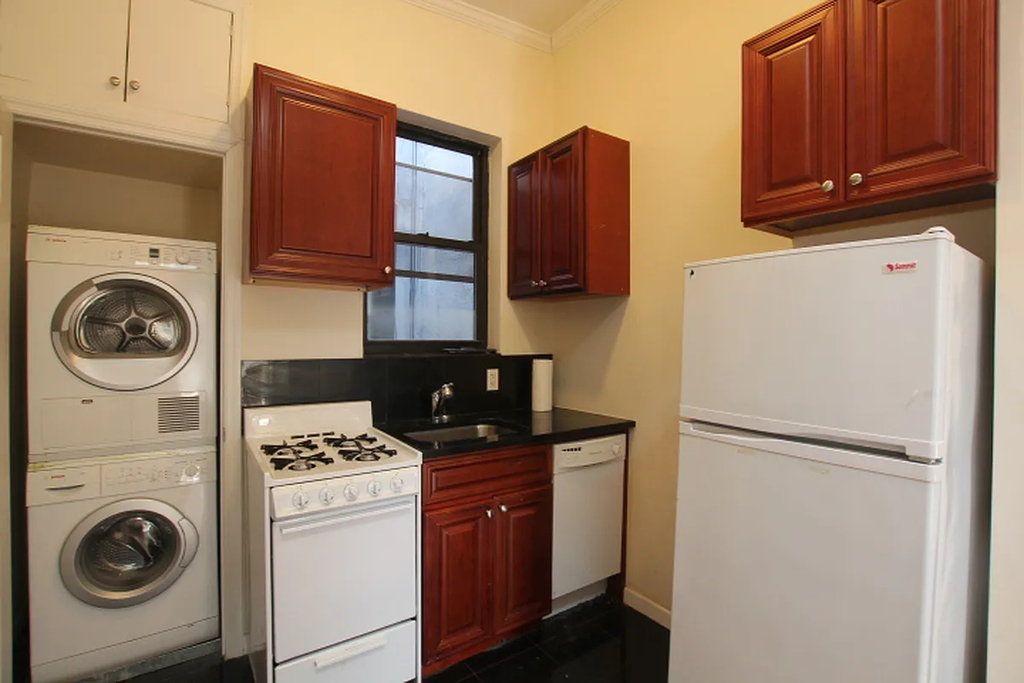 87 E. 3rd - Photo 1