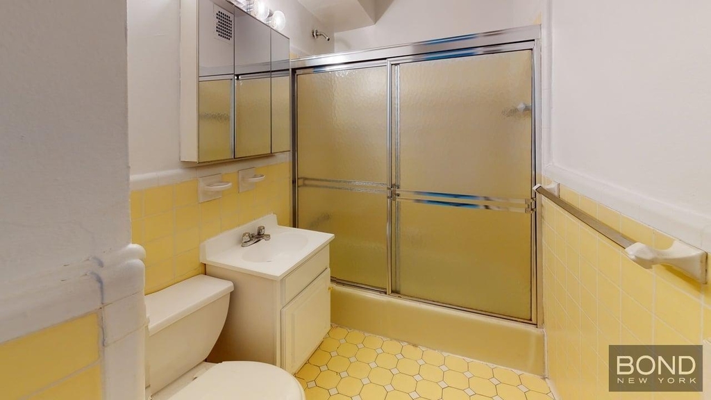 445 East 85th Street - Photo 4