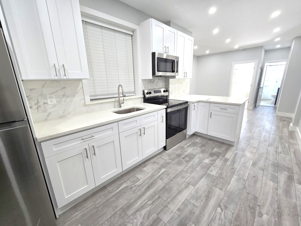 44-4 30th Avenue - Photo 2