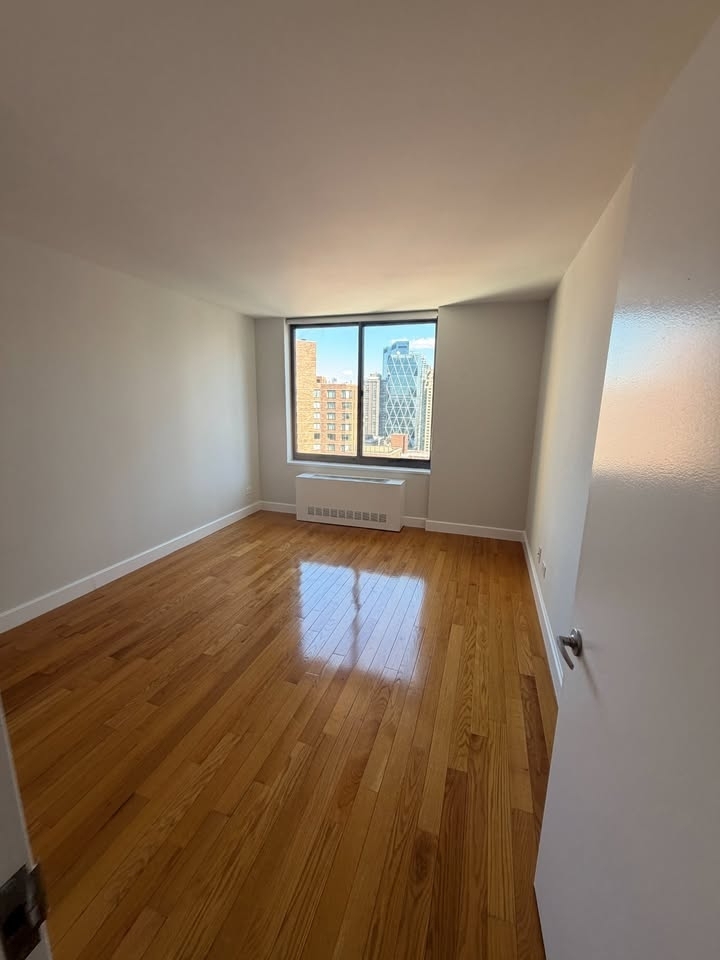 West 48th Street - Photo 4