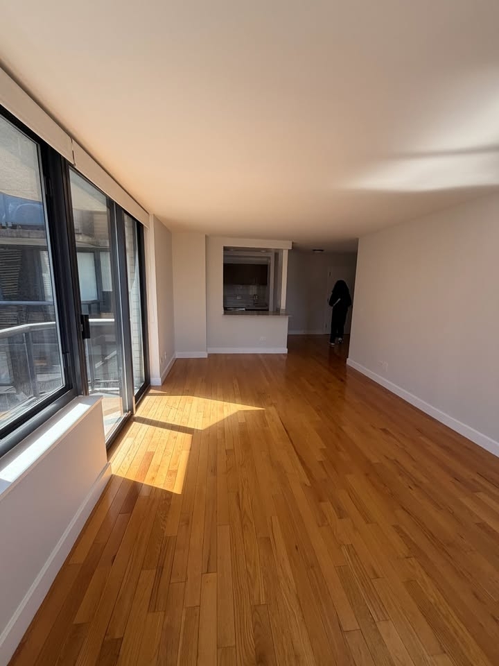 West 48th Street - Photo 1