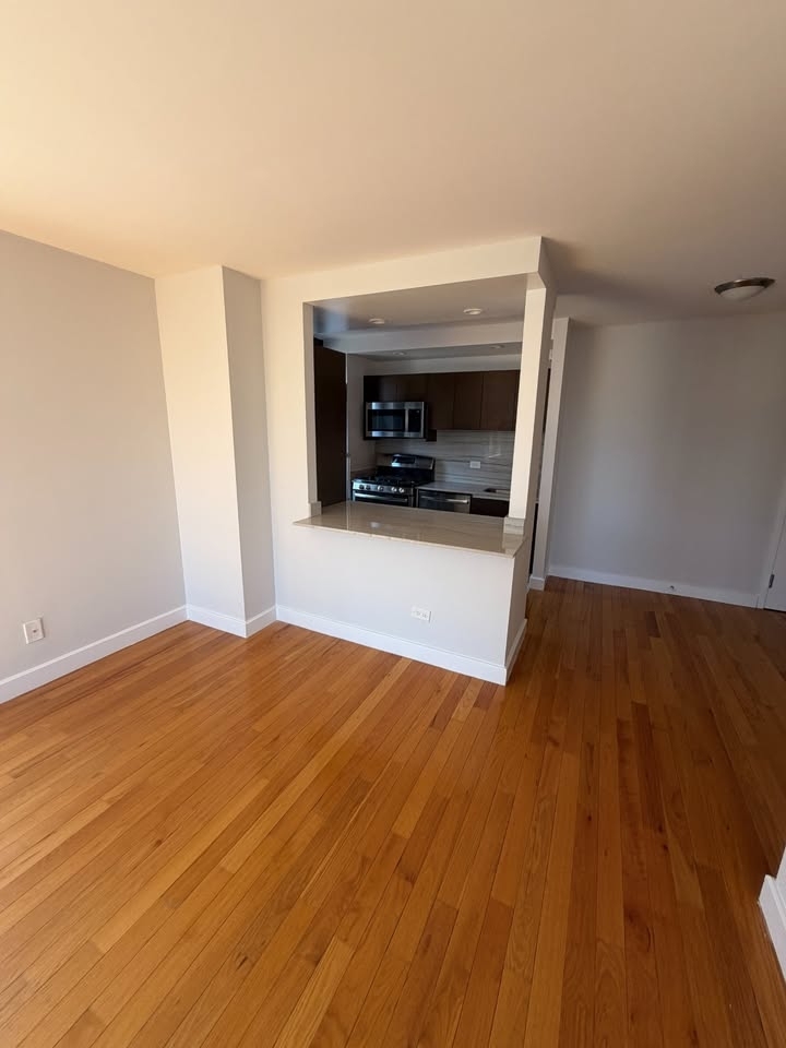 West 48th Street - Photo 6